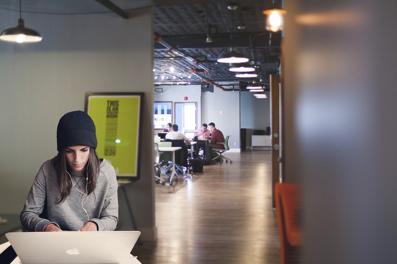 リモートワーク　場所　メリット　デメリット