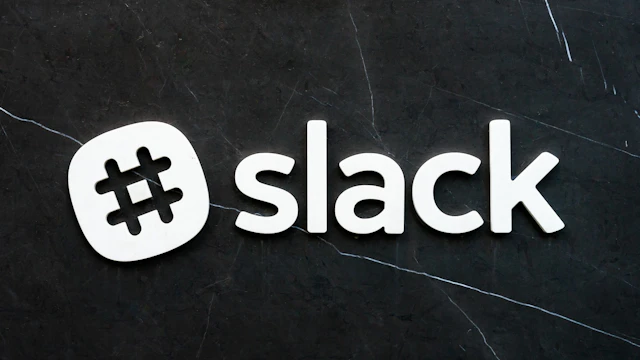 Slackで簡単にできる日程調整とは？標準機能・アプリの方法を紹介